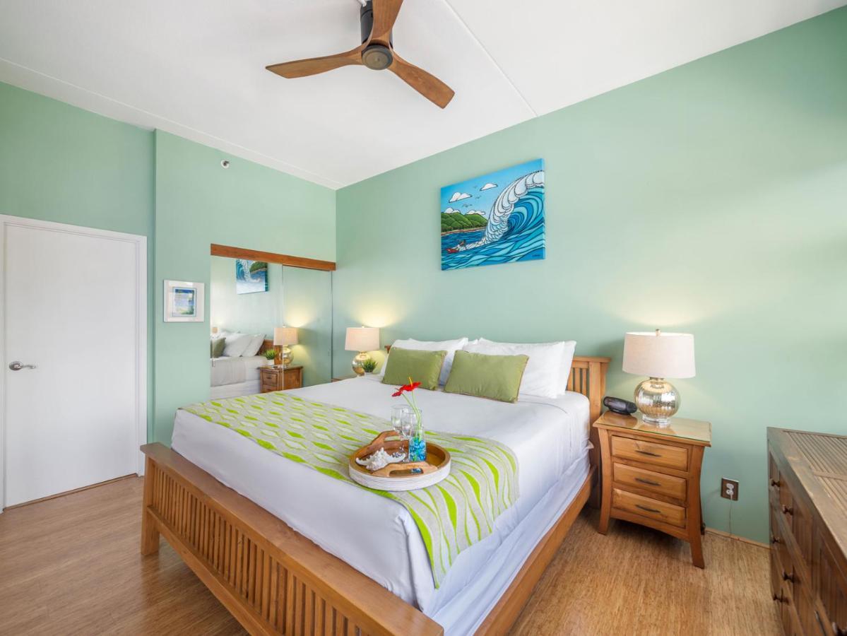 Penthouse With Fabulous Ocean View Near Waikiki Apartment