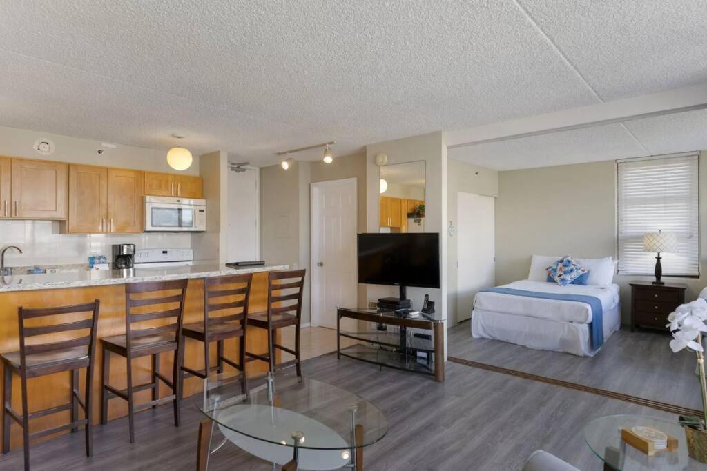 Apartment Ala Wai 1 Bed Canal View *