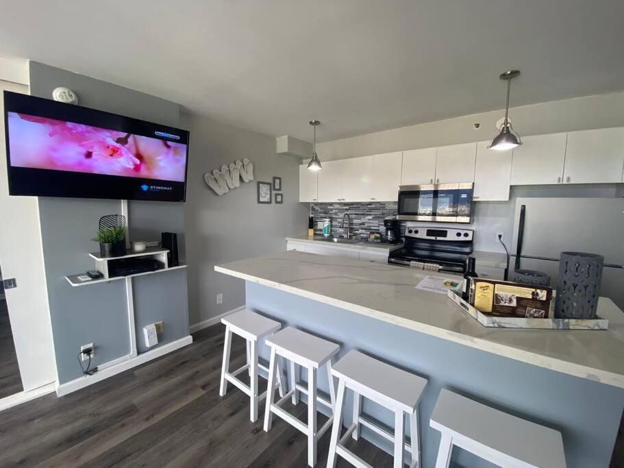 Nalu Malu 1 Bedroom @waikiki Banyan 1 Free Parking *