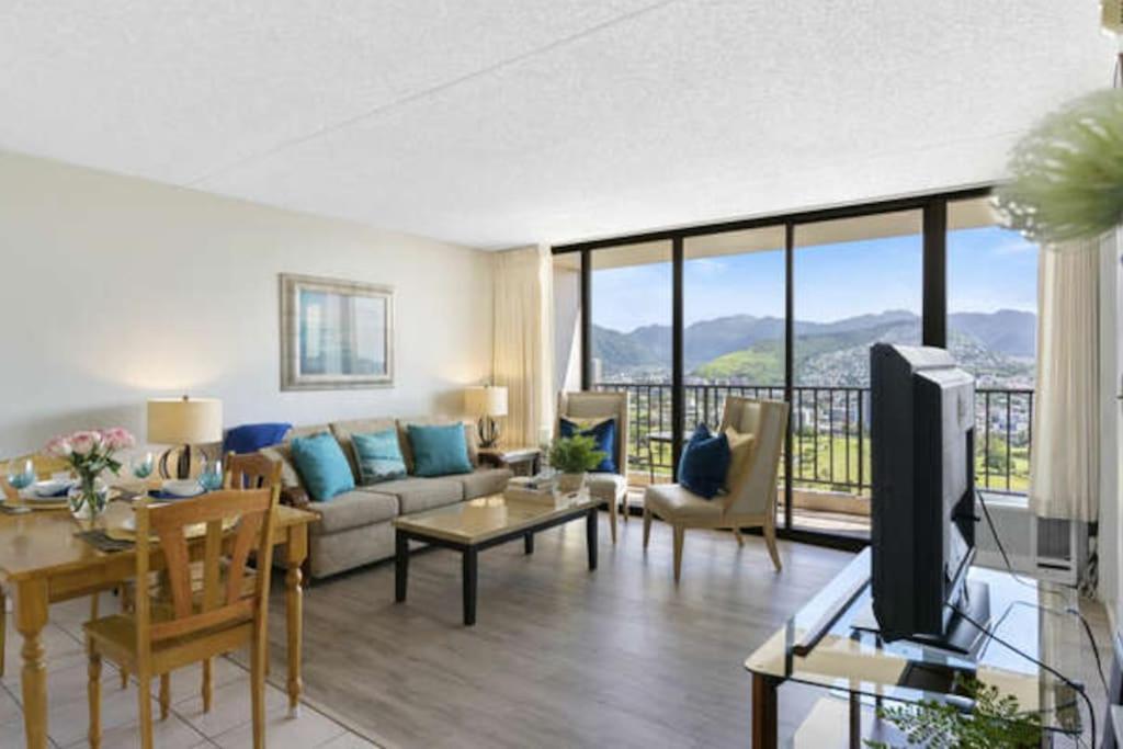 Views! Mountains, Canal, And City! Apartment