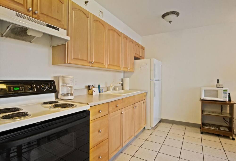 Apartment Rec Deck Suite, 1 Bed + Free Parking