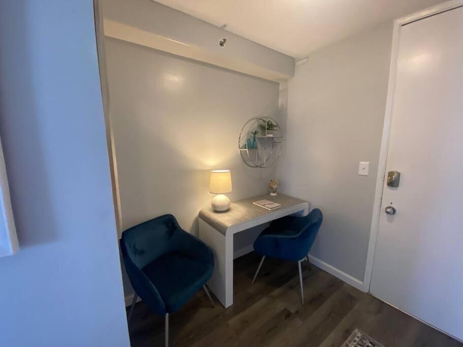 Nalu Malu 1 Bedroom @waikiki Banyan 1 Free Parking *