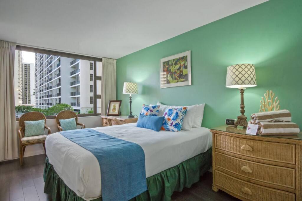 Rec Deck Suite, 1 Bed + Free Parking Apartment Honolulu