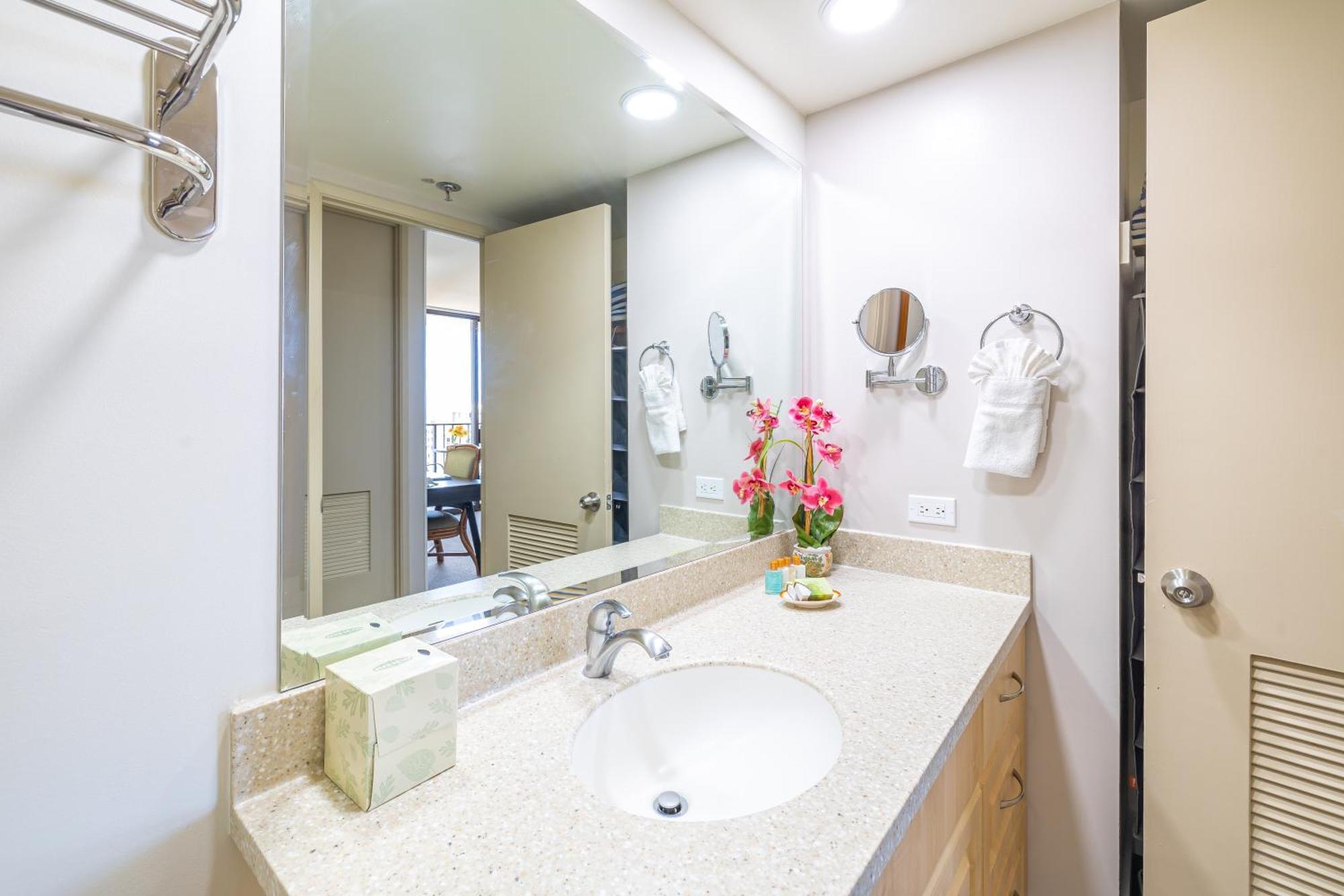 Great Ocean View At Waikiki Sunset With Parking Apartment Honolulu