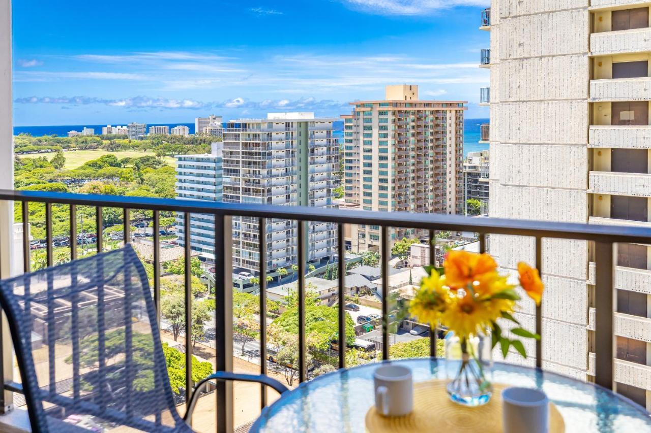 Great Ocean View At Waikiki Sunset With Parking Apartment