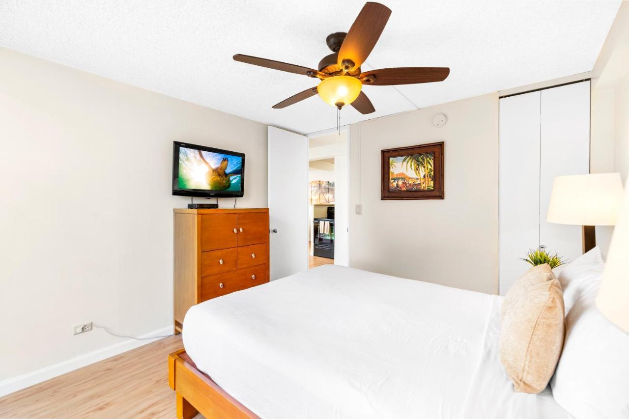 1br With Great Views, 3 Mins To Waikiki Beach! Honolulu
