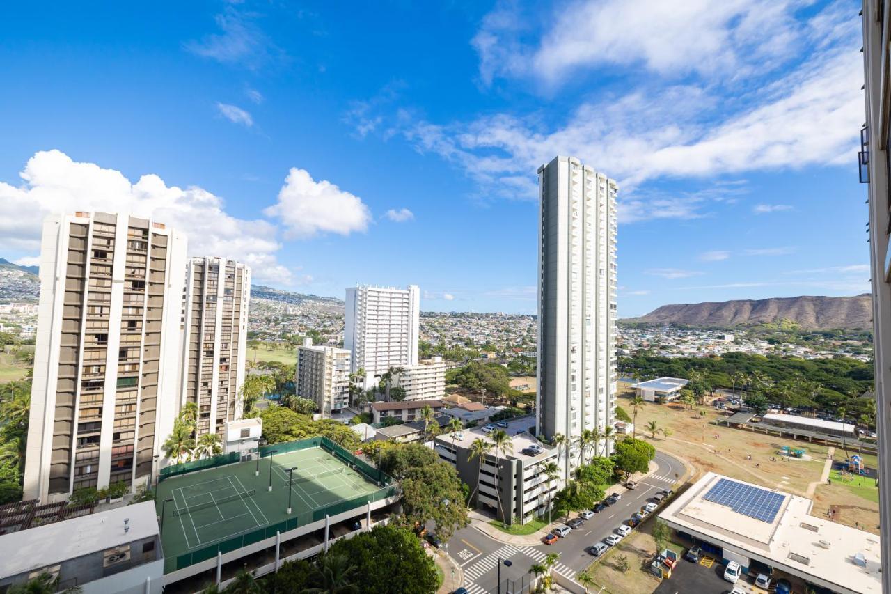 Beautiful Mountain View In Waikiki Sunset With Parking Apartment *