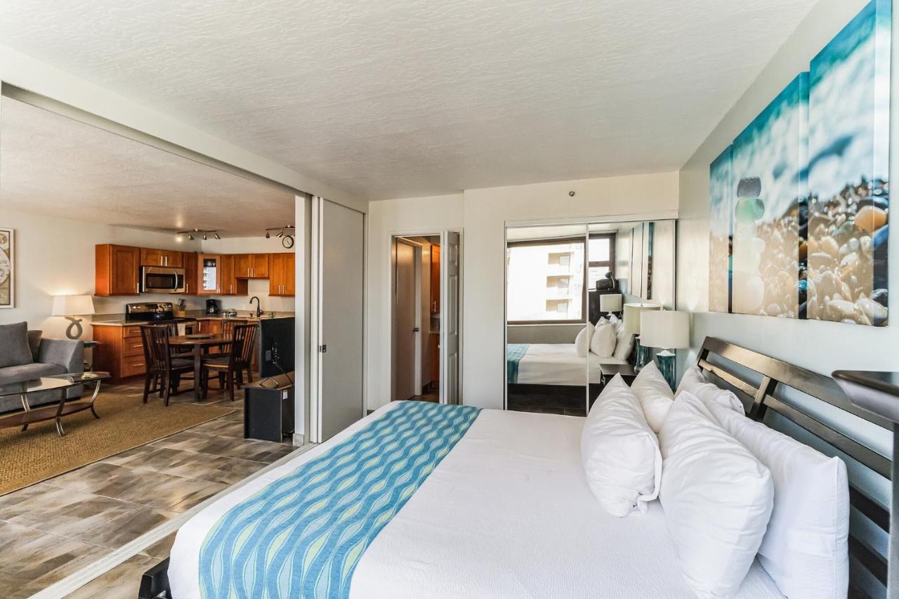 Waikiki Banyan Ocean View *