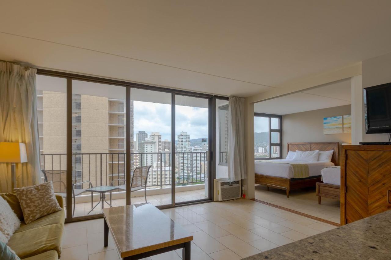 Deluxe Studio Near Waikiki Beach - Free Parking & Outdoor Pool Honolulu