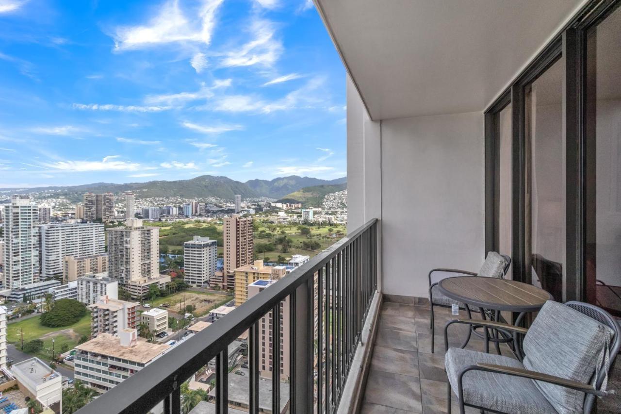 Waikiki Banyan Ocean View Apartment