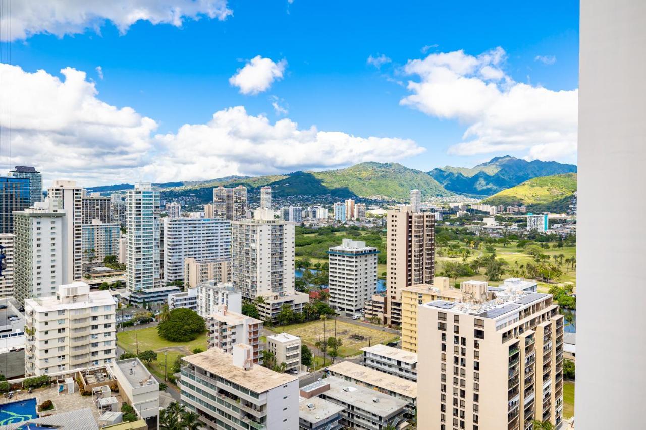 Apartment 1br With Great Ocean Views - 1 Block To With Free Parking!