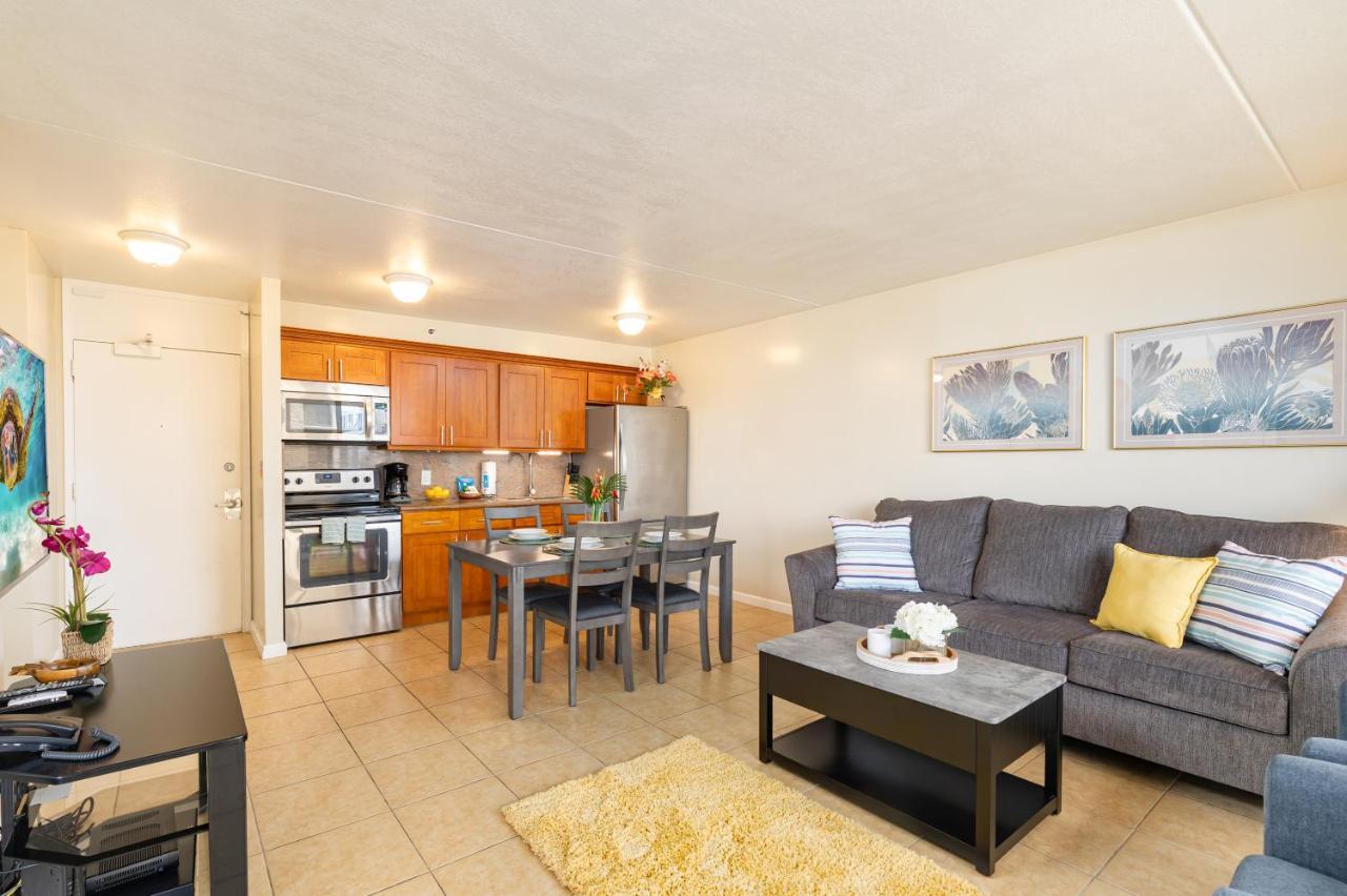 1br With Great Ocean Views - 1 Block To With Free Parking!