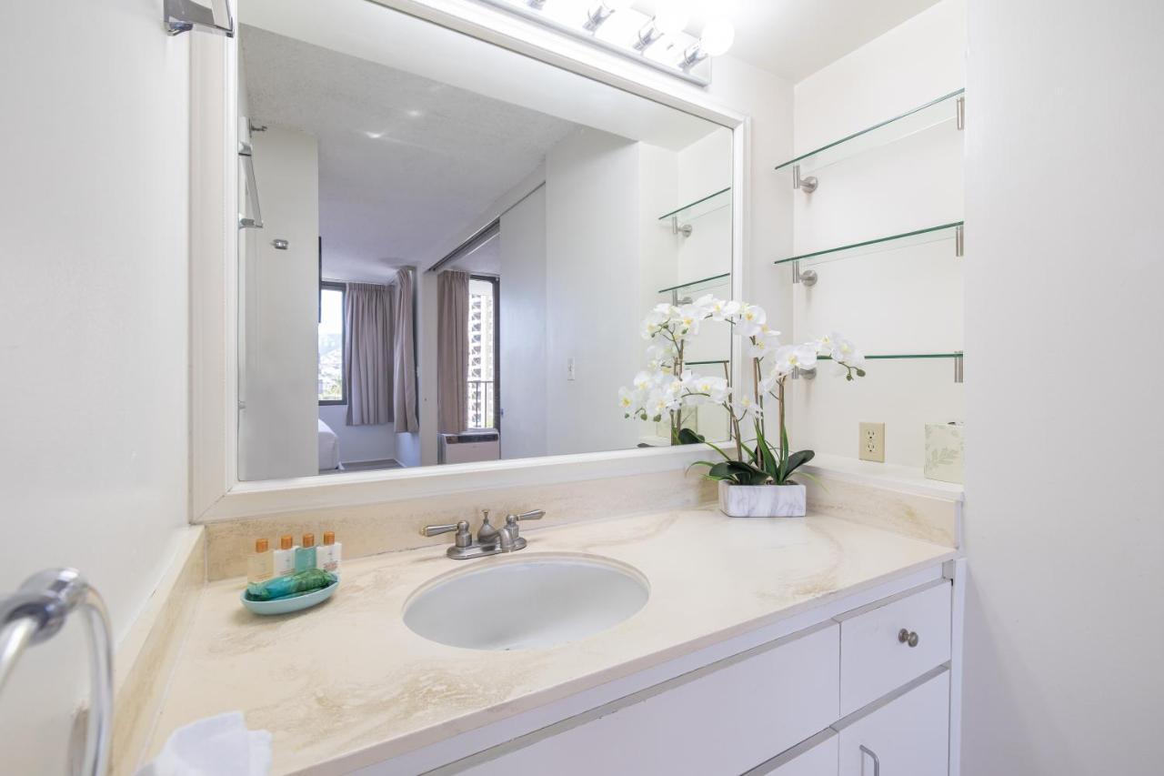 Mountain View Oasis, Steps From With Parking! Apartment *