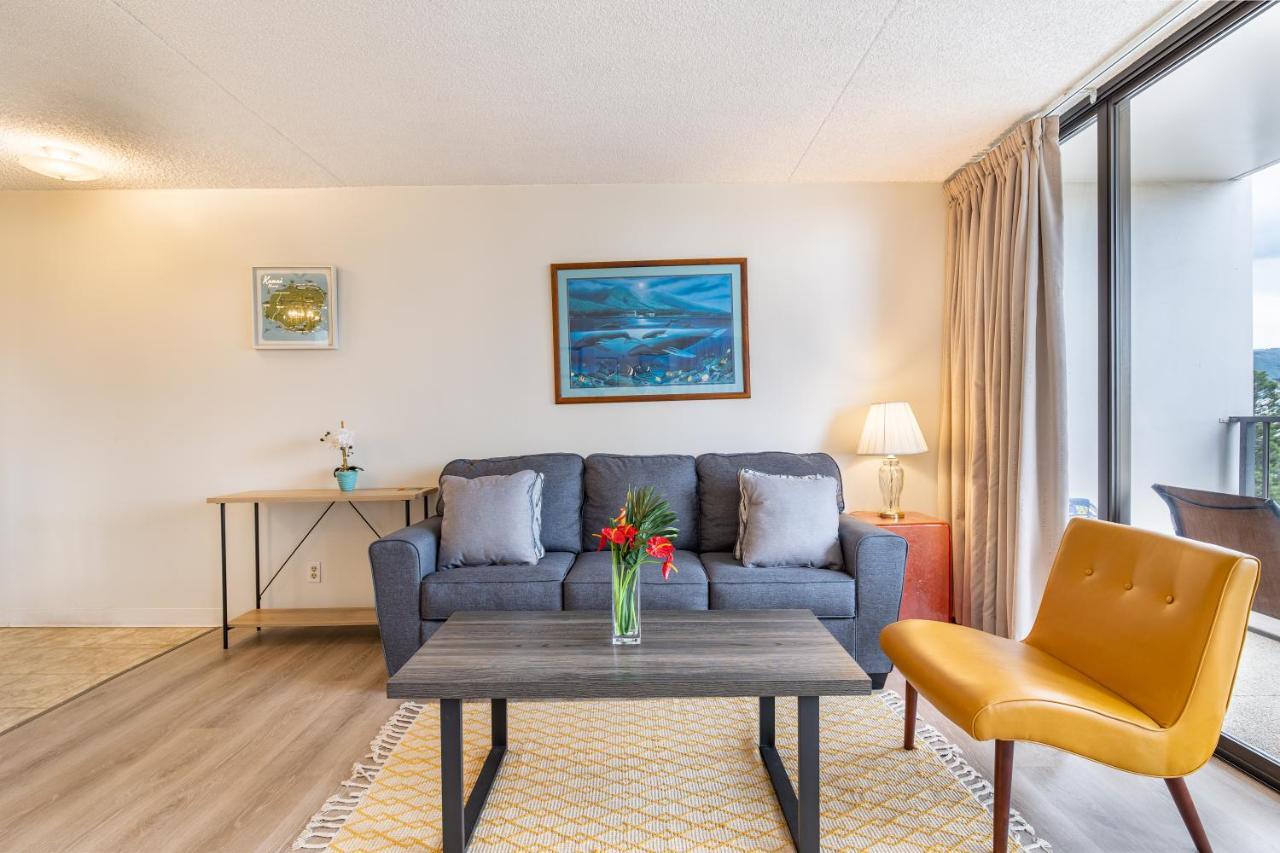 Mountain View Oasis, Steps From With Parking!