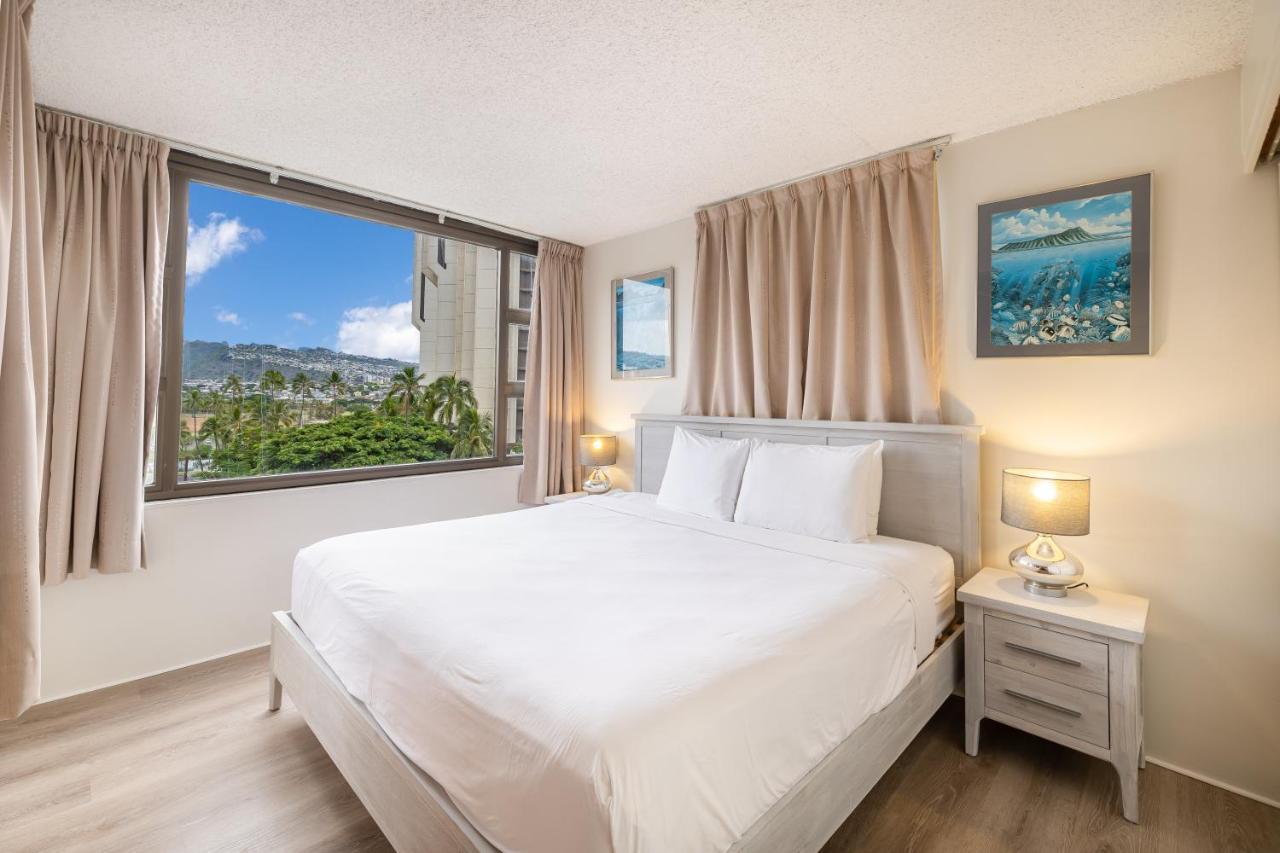 Mountain View Oasis, Steps From With Parking! * Honolulu