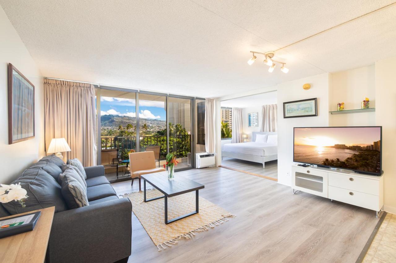 Apartment Mountain View Oasis, Steps From With Parking!
