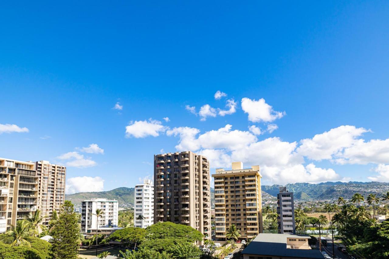 Mountain View Oasis, Steps From With Parking! Apartment