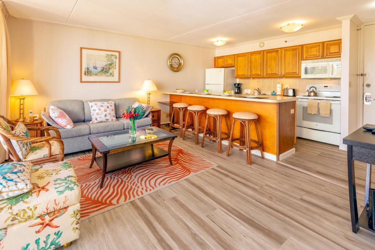 Ocean View Escape, Steps To & Free Parking! Honolulu