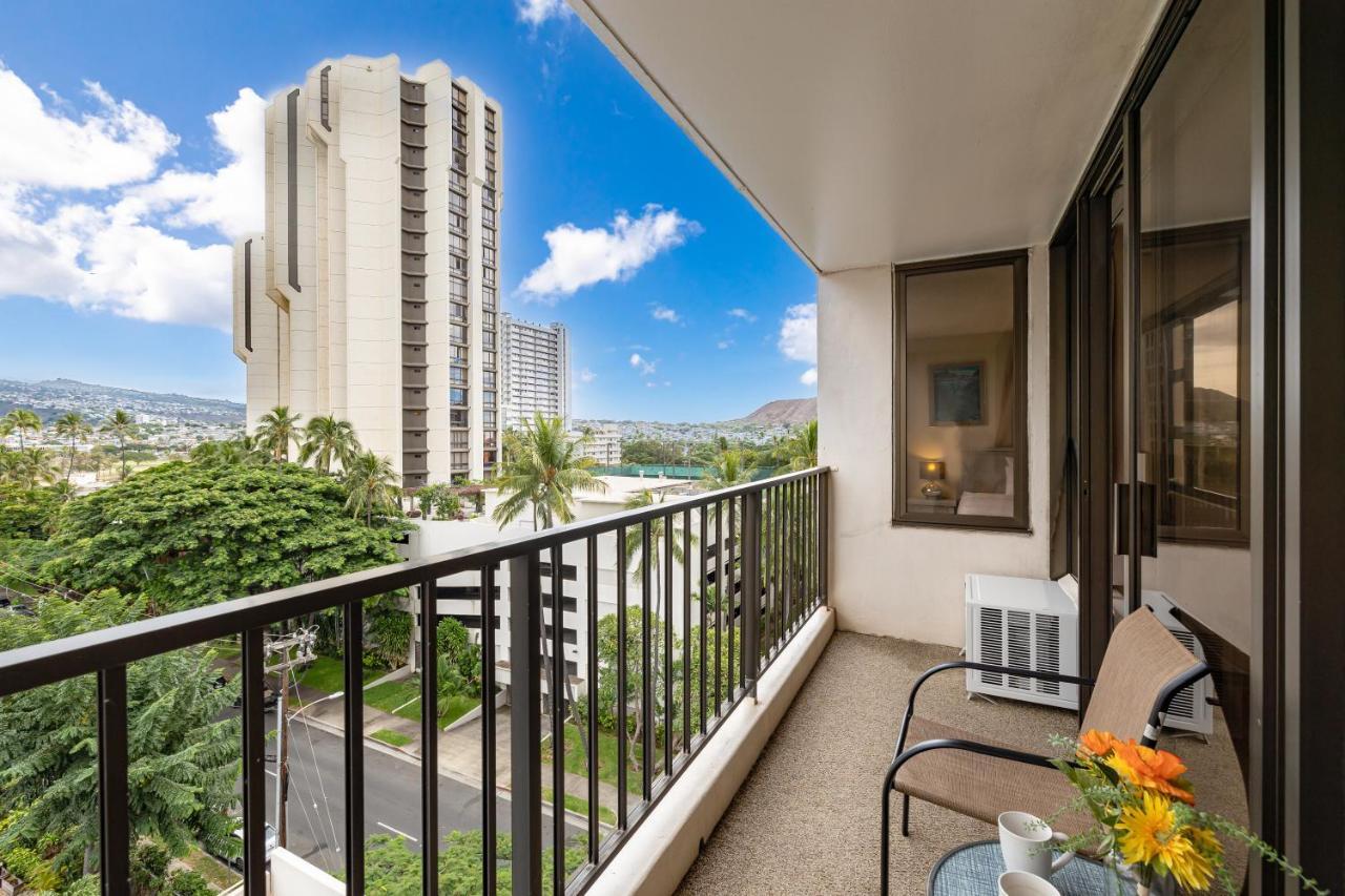 Apartment Mountain View Oasis, Steps From With Parking! *