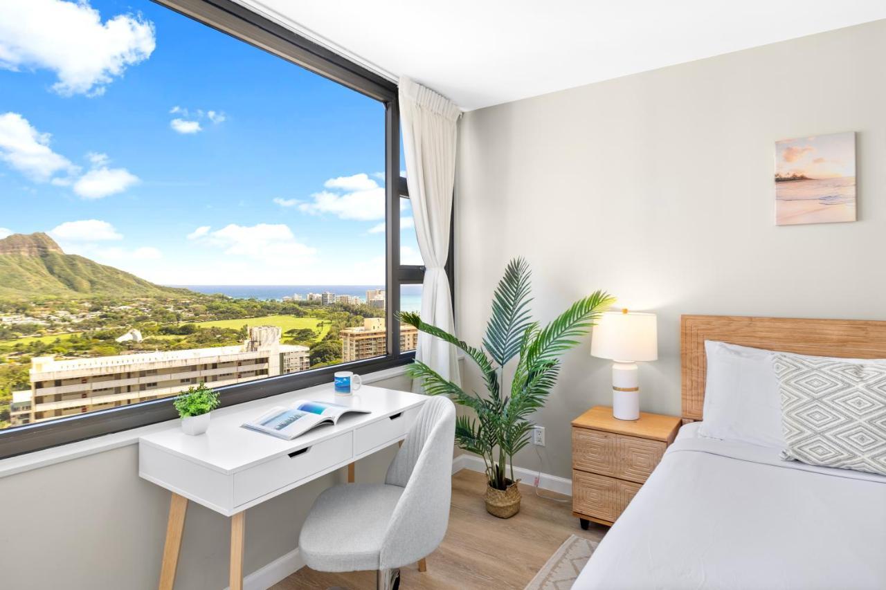 Stylish Oasis With Great Ocean And Diamond Head Views, Free Parking! Apartment