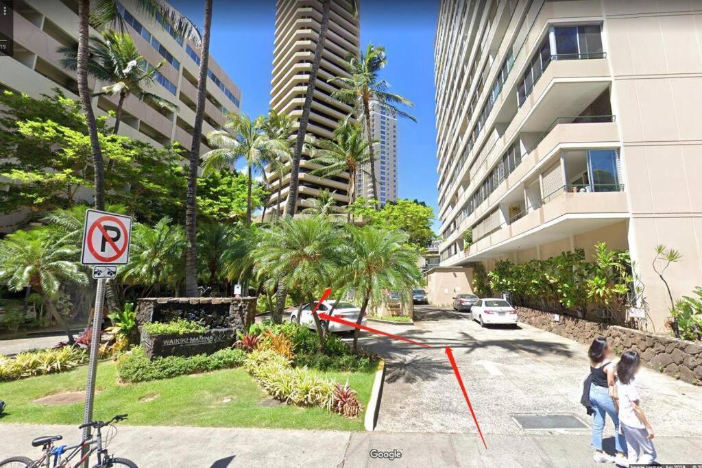 Spacious W/ Parking, Beach/mall/park Apartment Honolulu