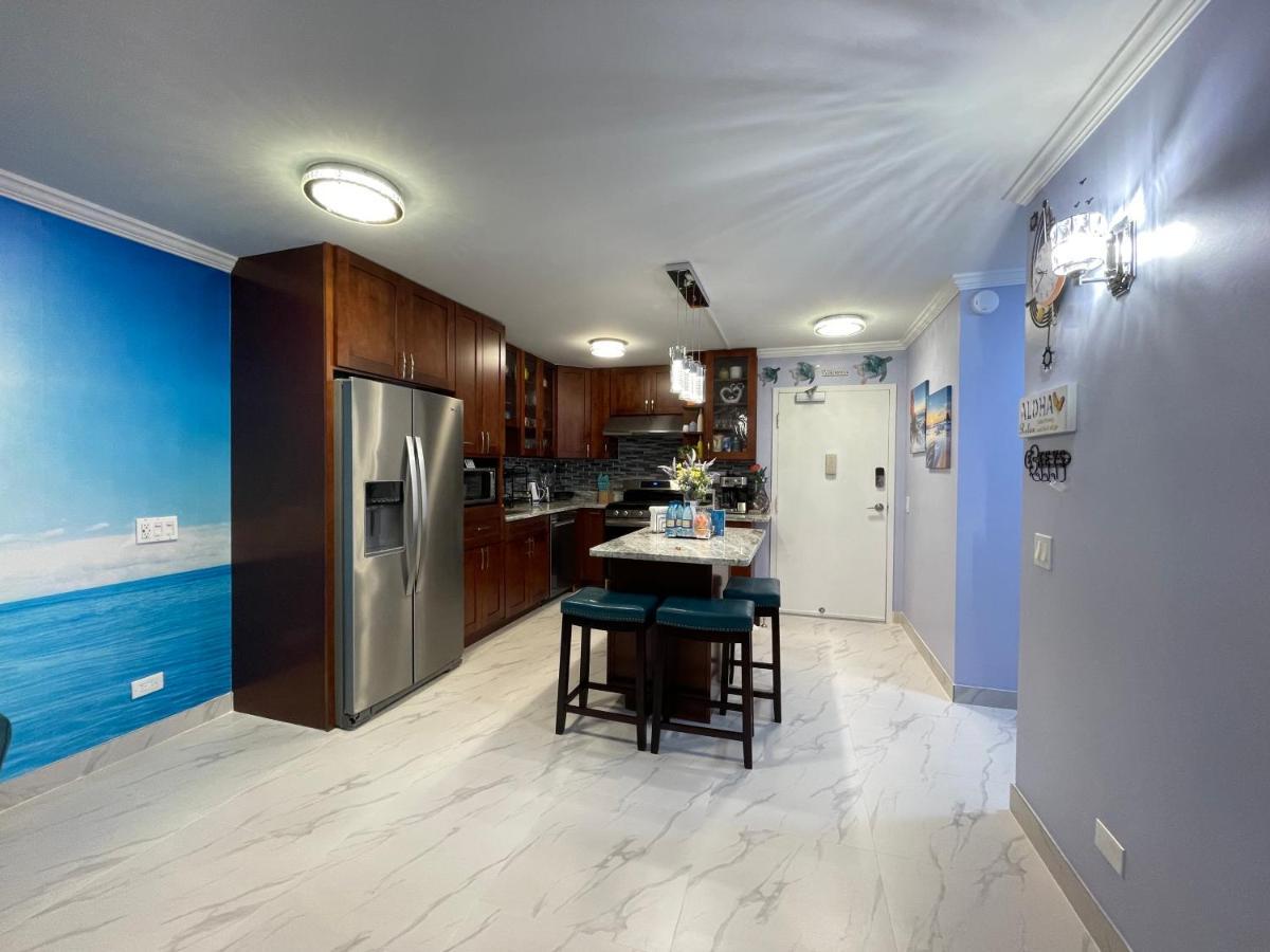 Amazing Waikiki 2bed2bath+free Parking Apartment *