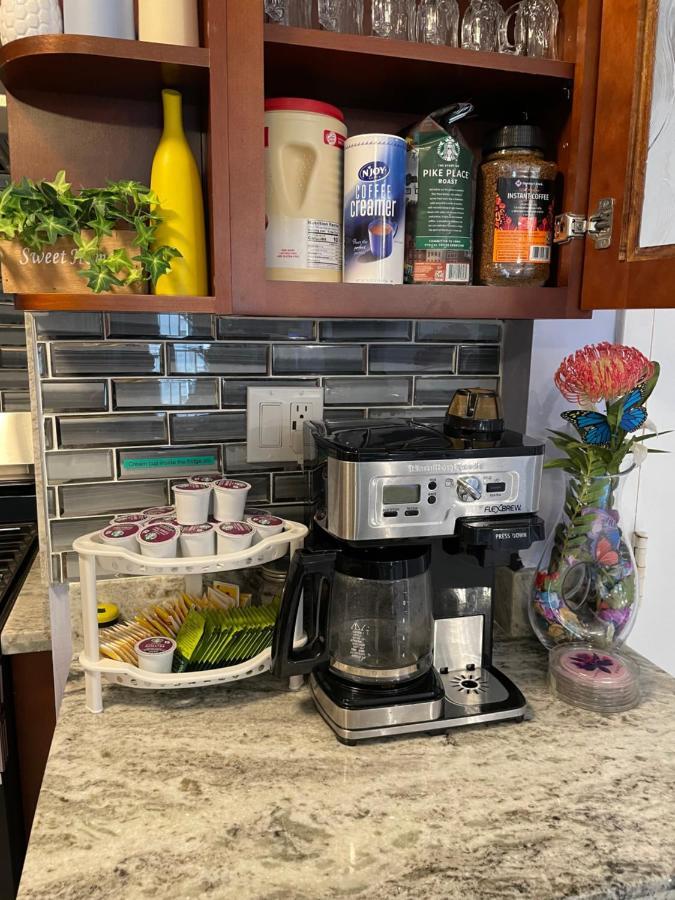Amazing Waikiki 2bed2bath+free Parking Apartment