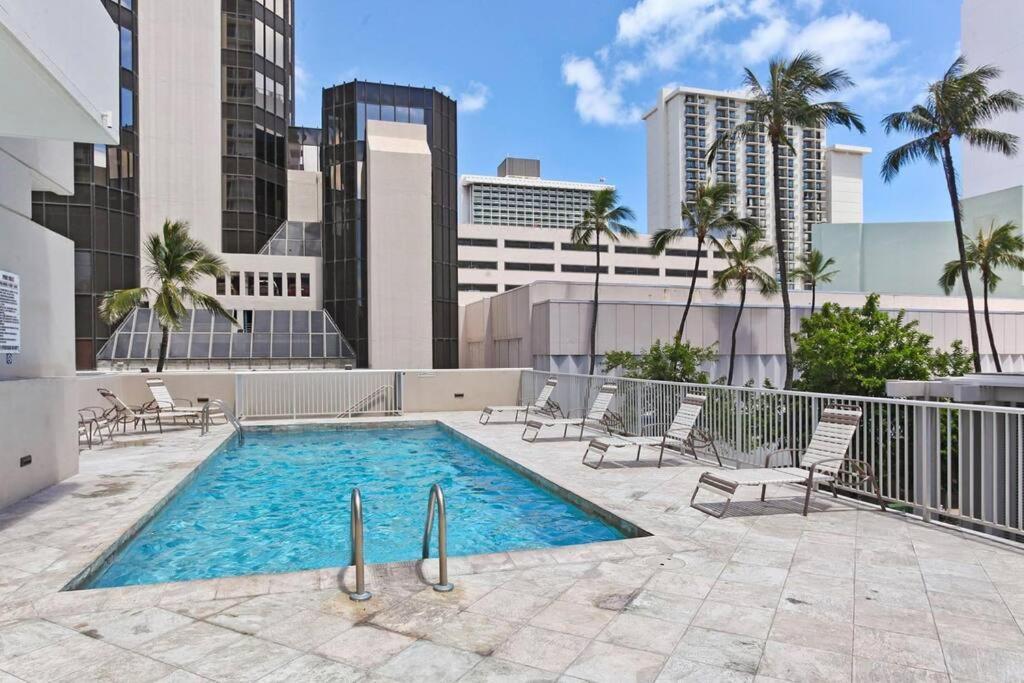 Modern - Heart Of Waikiki With Parking! * Honolulu