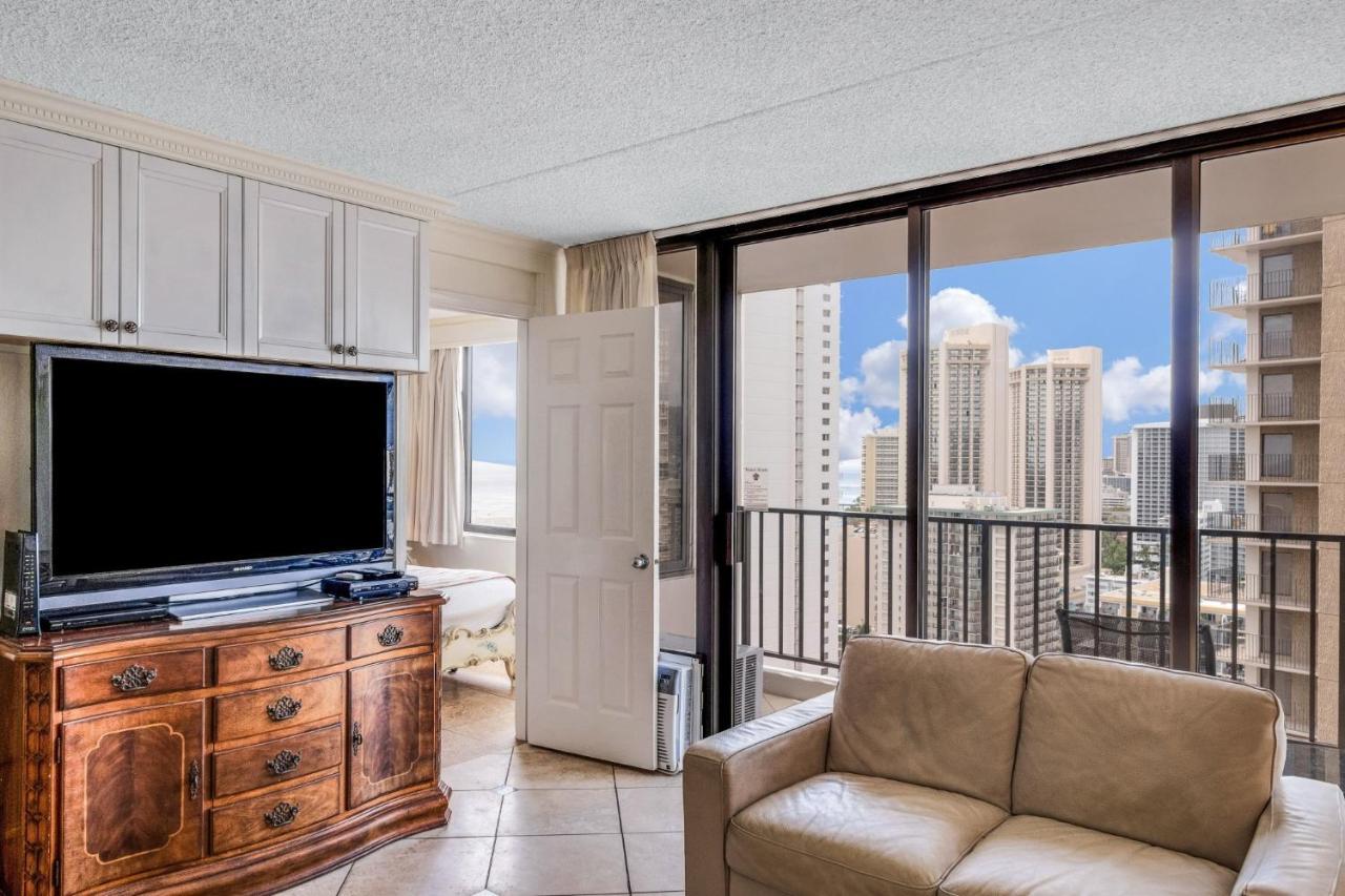 Waikiki Banyan Ocean View Apartment