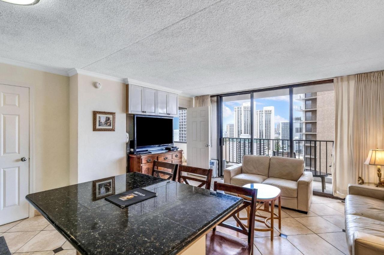 Waikiki Banyan Ocean View Apartment