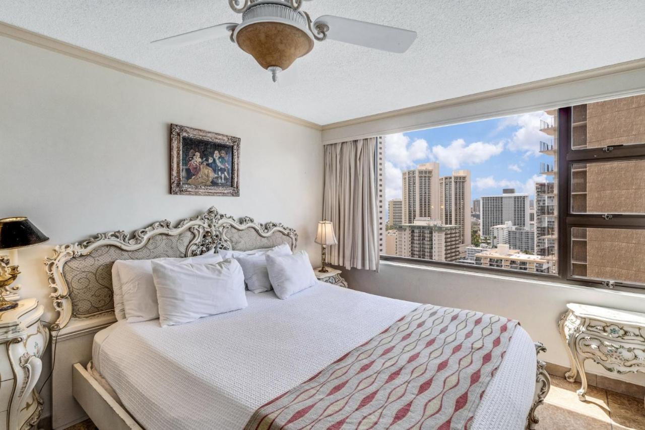 Apartment Waikiki Banyan Ocean View
