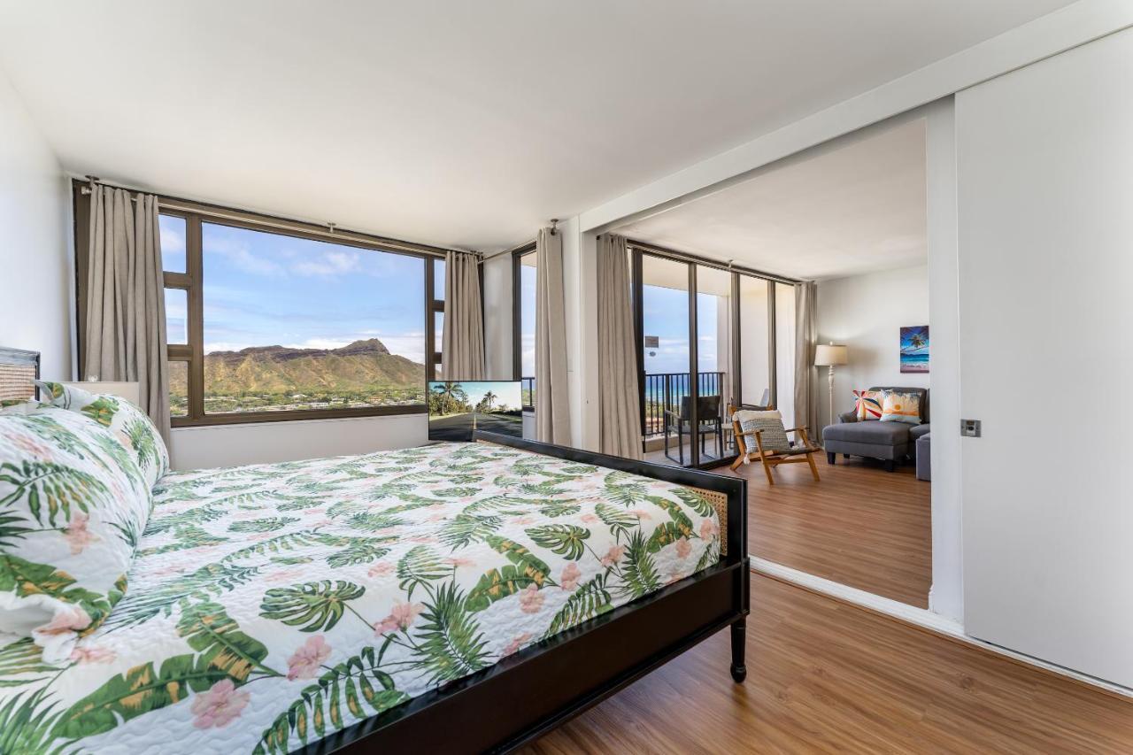 Waikiki Banyan W-ocean Views With Free Parking! Honolulu