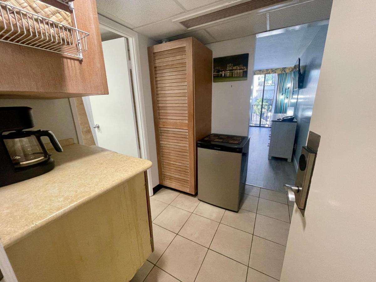 Apartment Aqua Palms Waikiki #304 And #1112