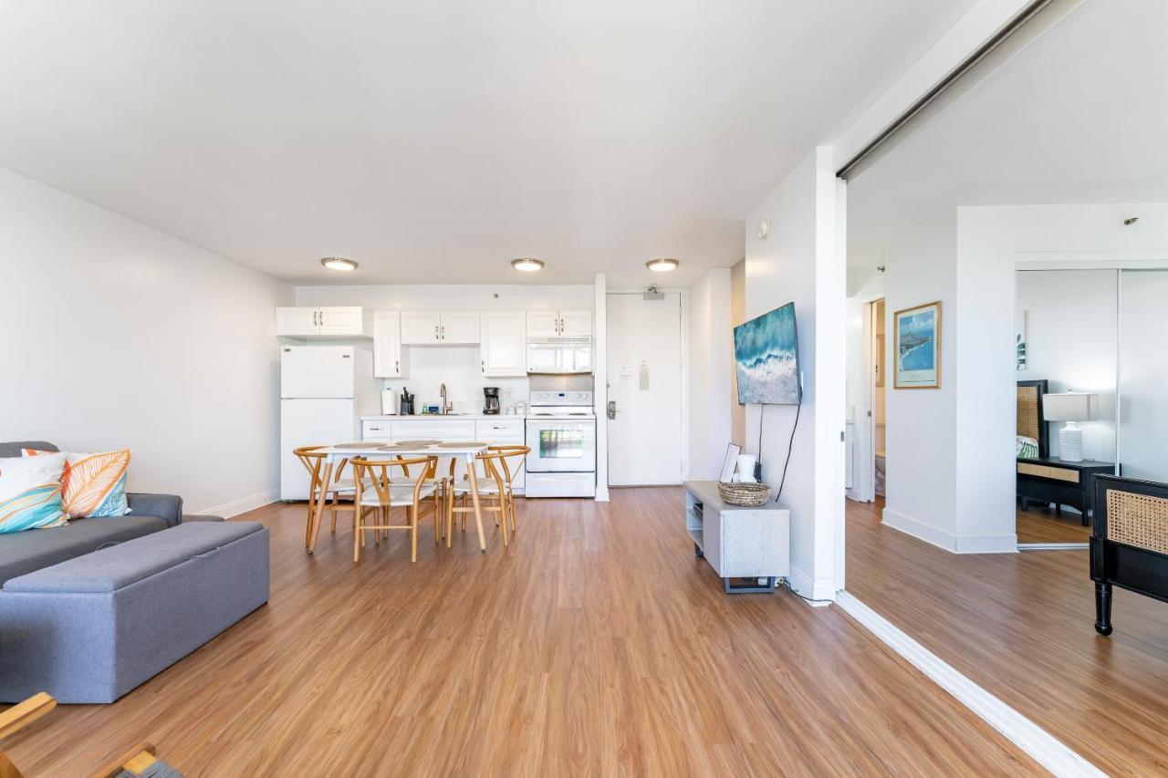 Waikiki Banyan W-ocean Views With Free Parking! Apartment Honolulu