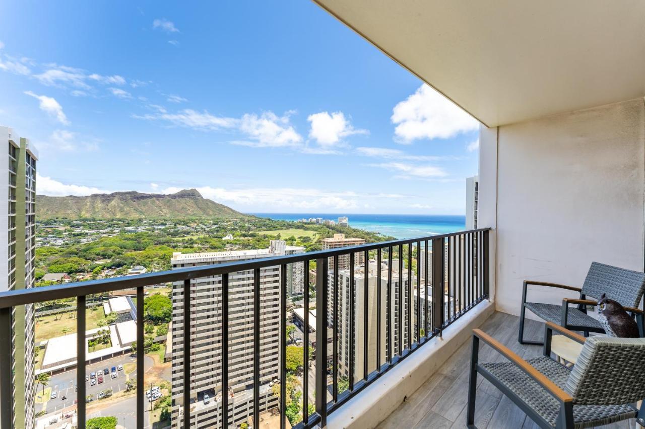 Waikiki Banyan W-ocean Views With Free Parking! Apartment Honolulu