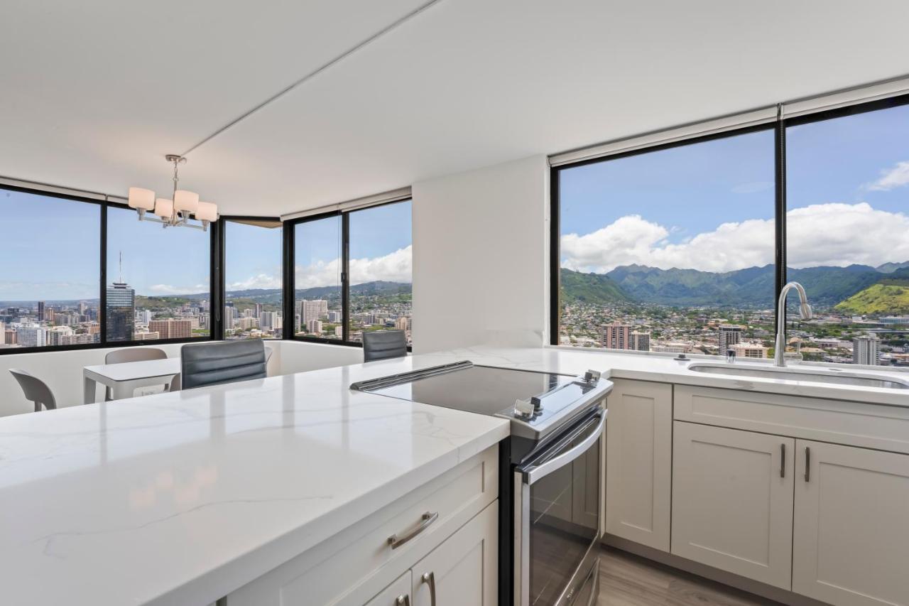 Apartment Hawaiian Monarch Penthouse 104 By Hawaii Ocean Club Honolulu