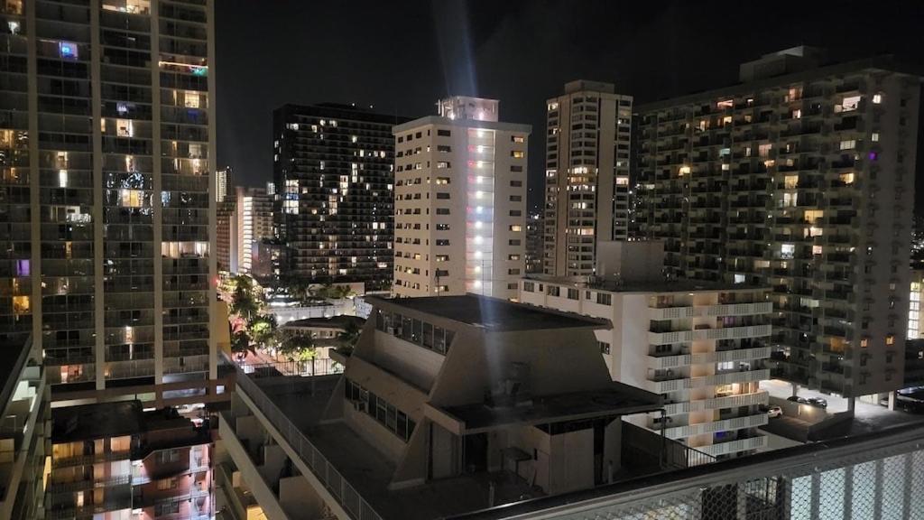 Waikiki 2 Bedrooms 2 Bathrooms With 1 Free Parking Space Apartment Honolulu