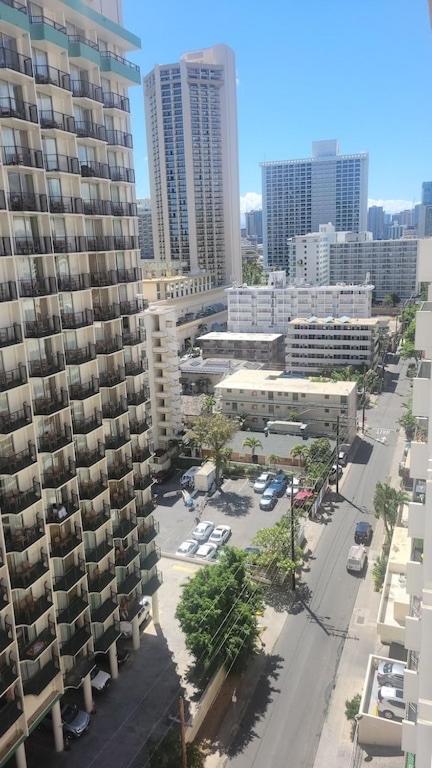 Waikiki 2 Bedrooms 2 Bathrooms With 1 Free Parking Space Apartment *