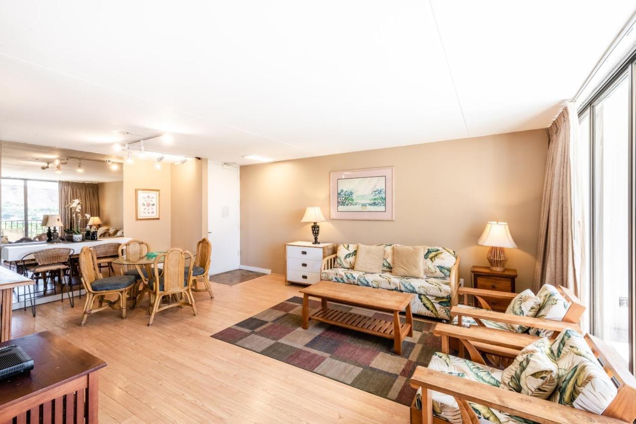 Spacious 14th Floor Corner Suite, Partial Diamond Head And Ocean Views, Free Parking! Apartment