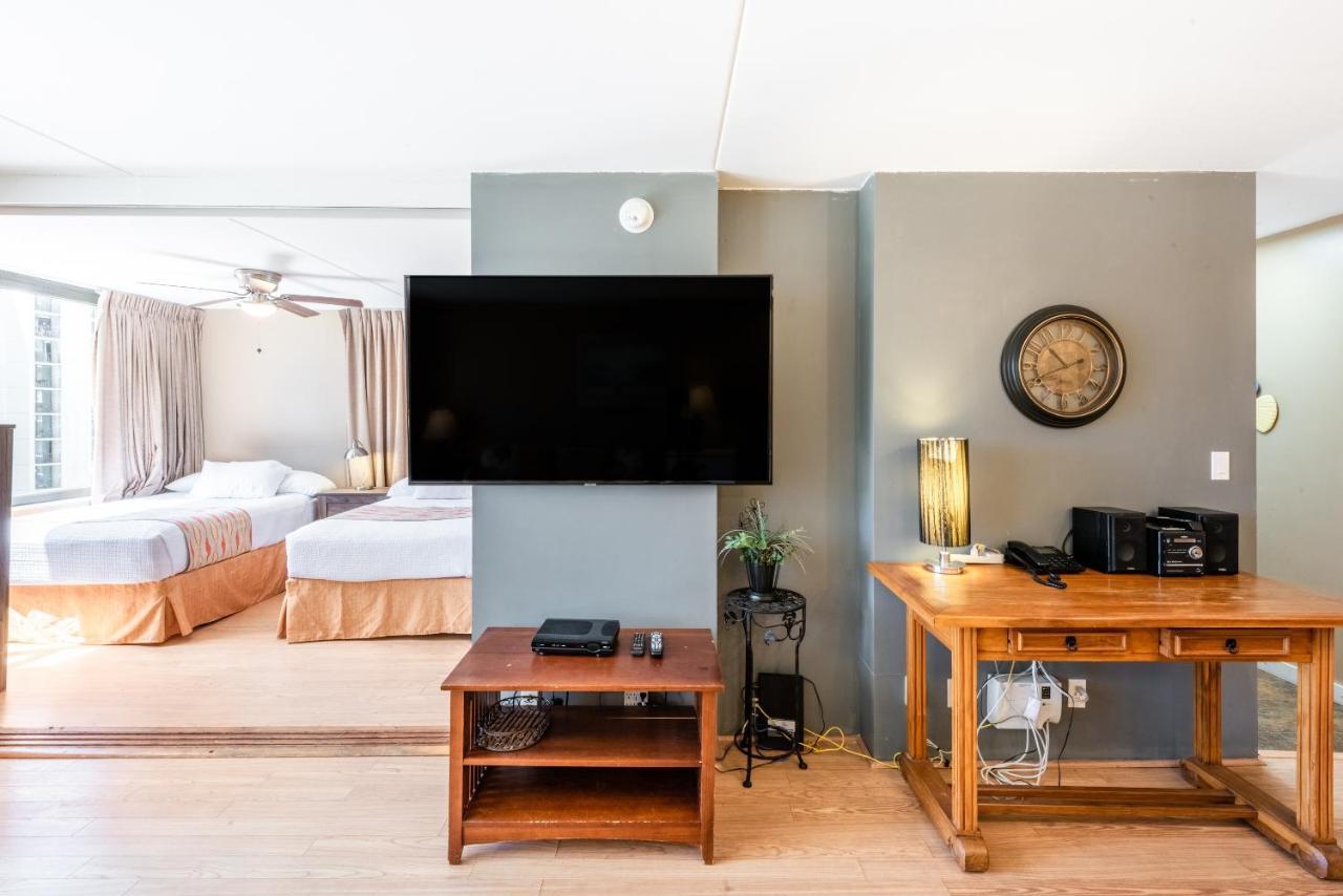 Spacious 14th Floor Corner Suite, Partial Diamond Head And Ocean Views, Free Parking! Apartment Honolulu