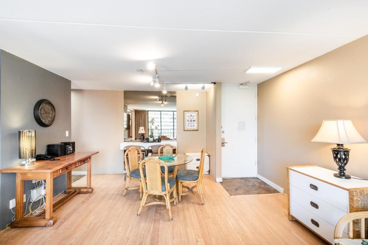 Spacious 14th Floor Corner Suite, Partial Diamond Head And Ocean Views, Free Parking! Apartment Honolulu