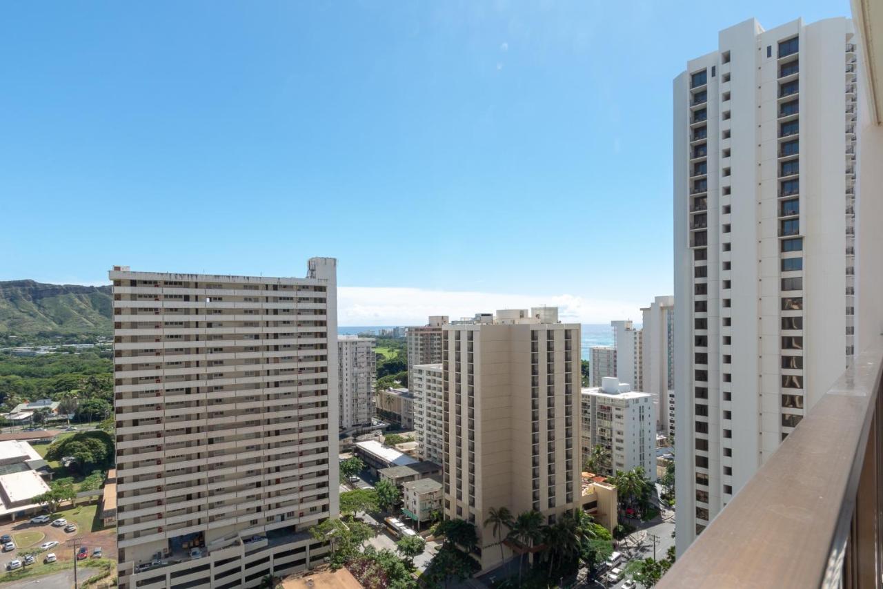 23rd Floor Waikiki Banyan - Only One Block From Beach! * Honolulu