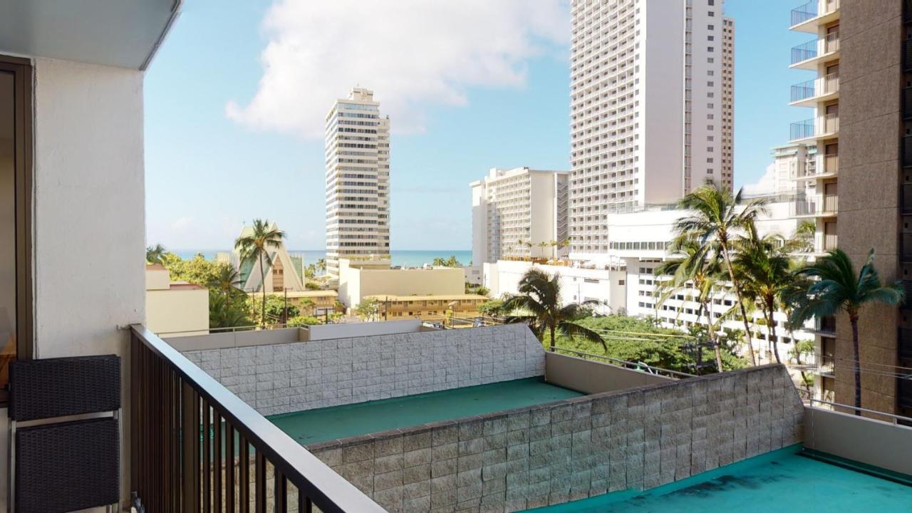 7th Floor Garden View In Walking Distance To Waikiki *
