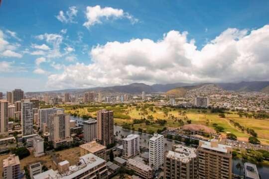 Apartment Deluxe Panoramic Mountain View - 37th Floor, Free Parking & Wifi Honolulu