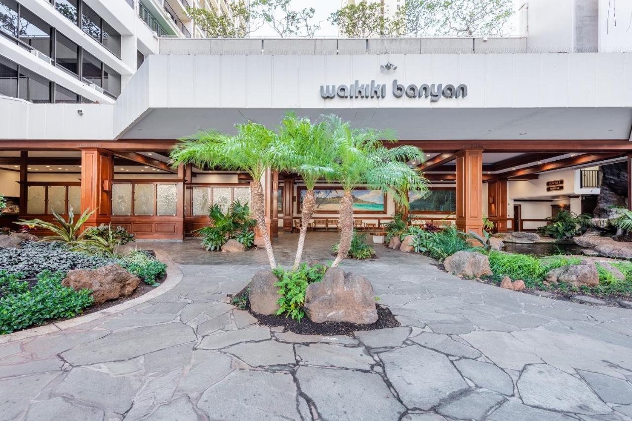 7th Floor Garden View In Walking Distance To Waikiki *