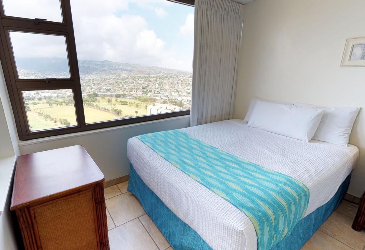 Deluxe Panoramic Mountain View - 37th Floor, Free Parking & Wifi Apartment *