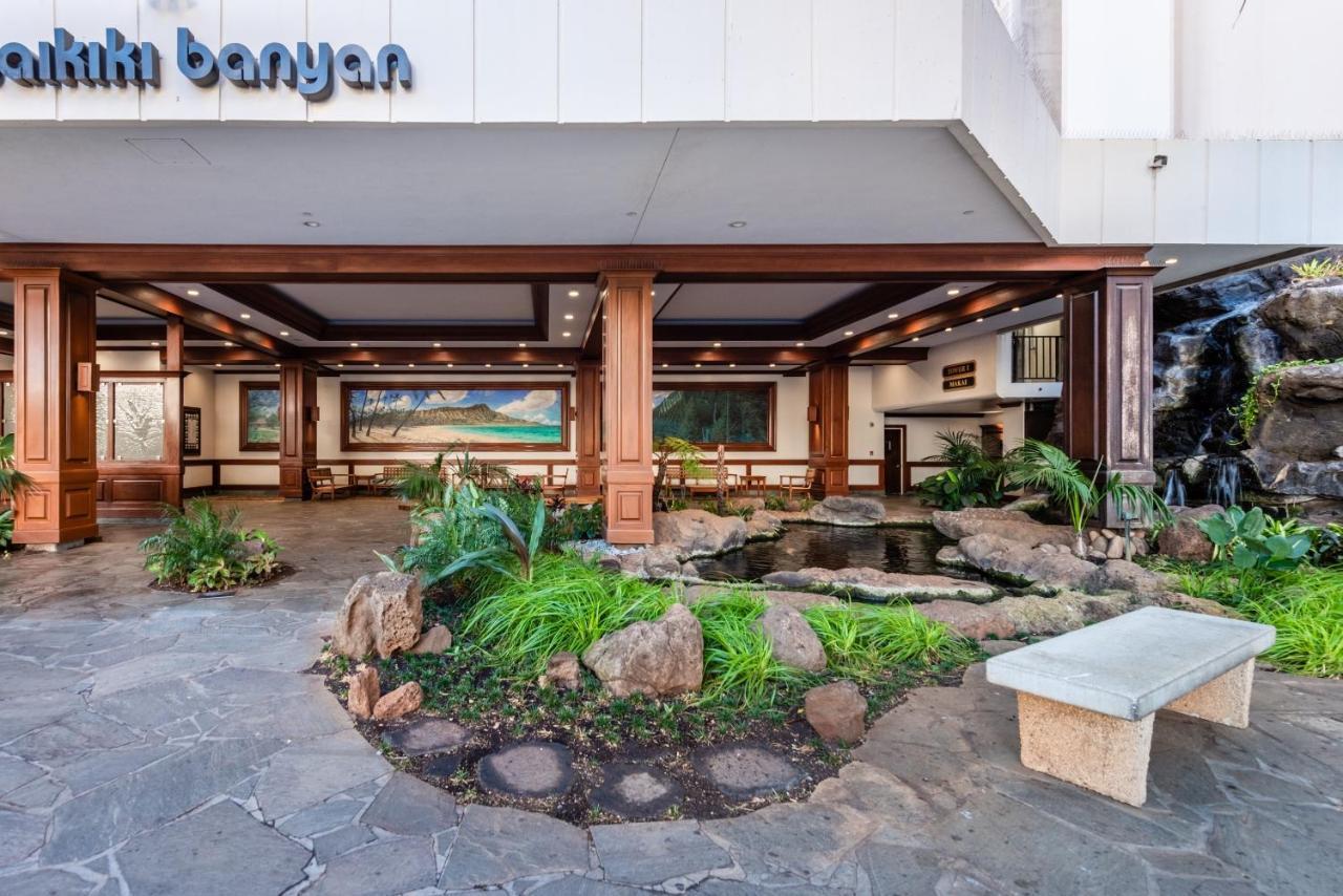 Spacious 14th Floor Corner Suite, Partial Diamond Head And Ocean Views, Free Parking! *