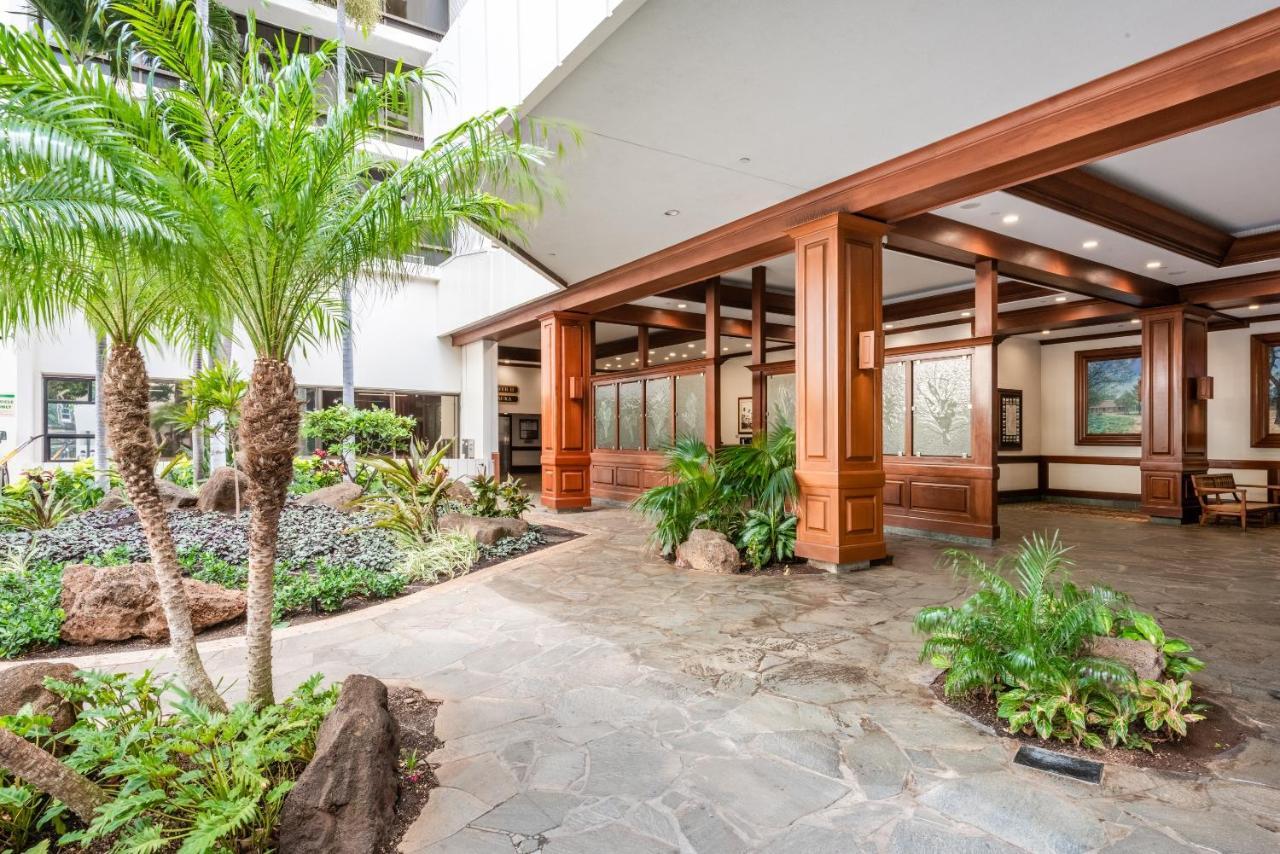 Spacious 14th Floor Corner Suite, Partial Diamond Head And Ocean Views, Free Parking! Honolulu