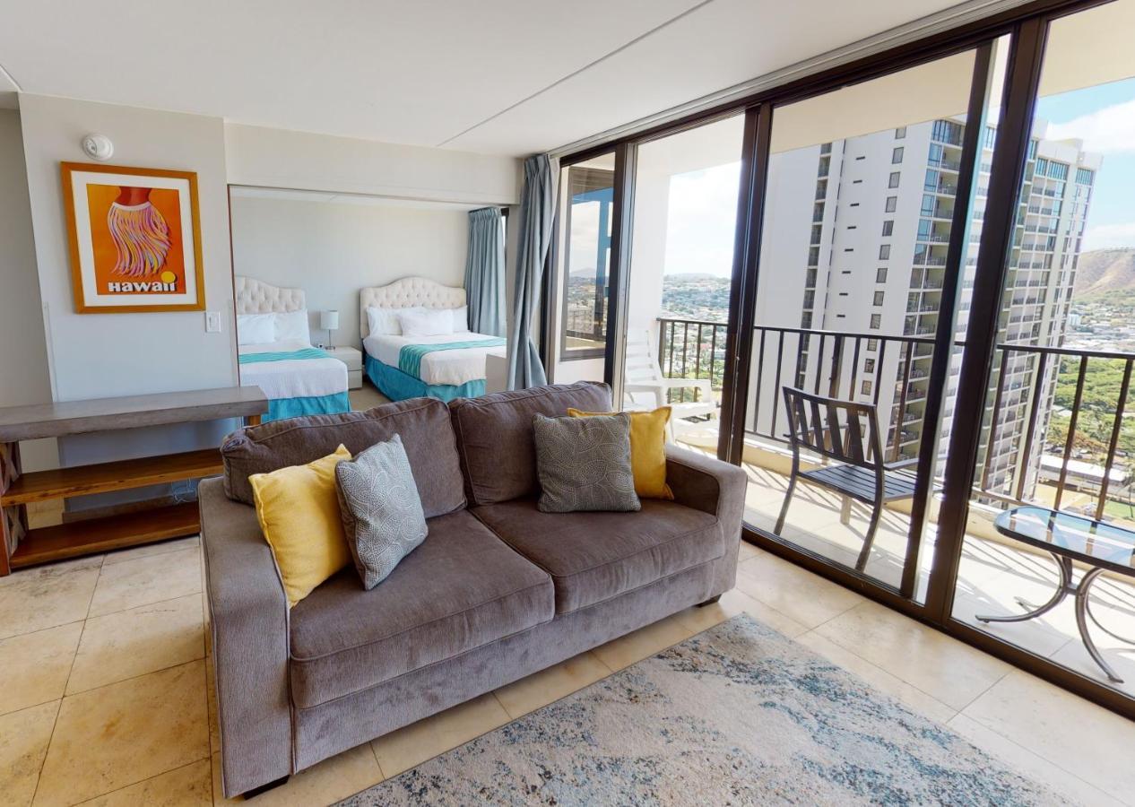 Apartment Sleek & Modern 32nd Floor At The Waikiki Banyan - Free Parking! *