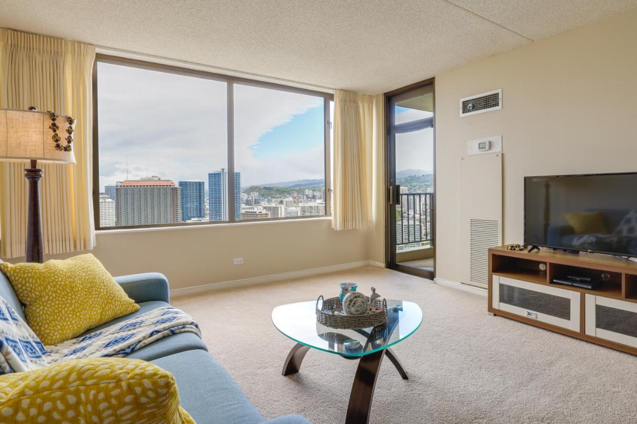 With Balcony Walk To Beaches! Apartment